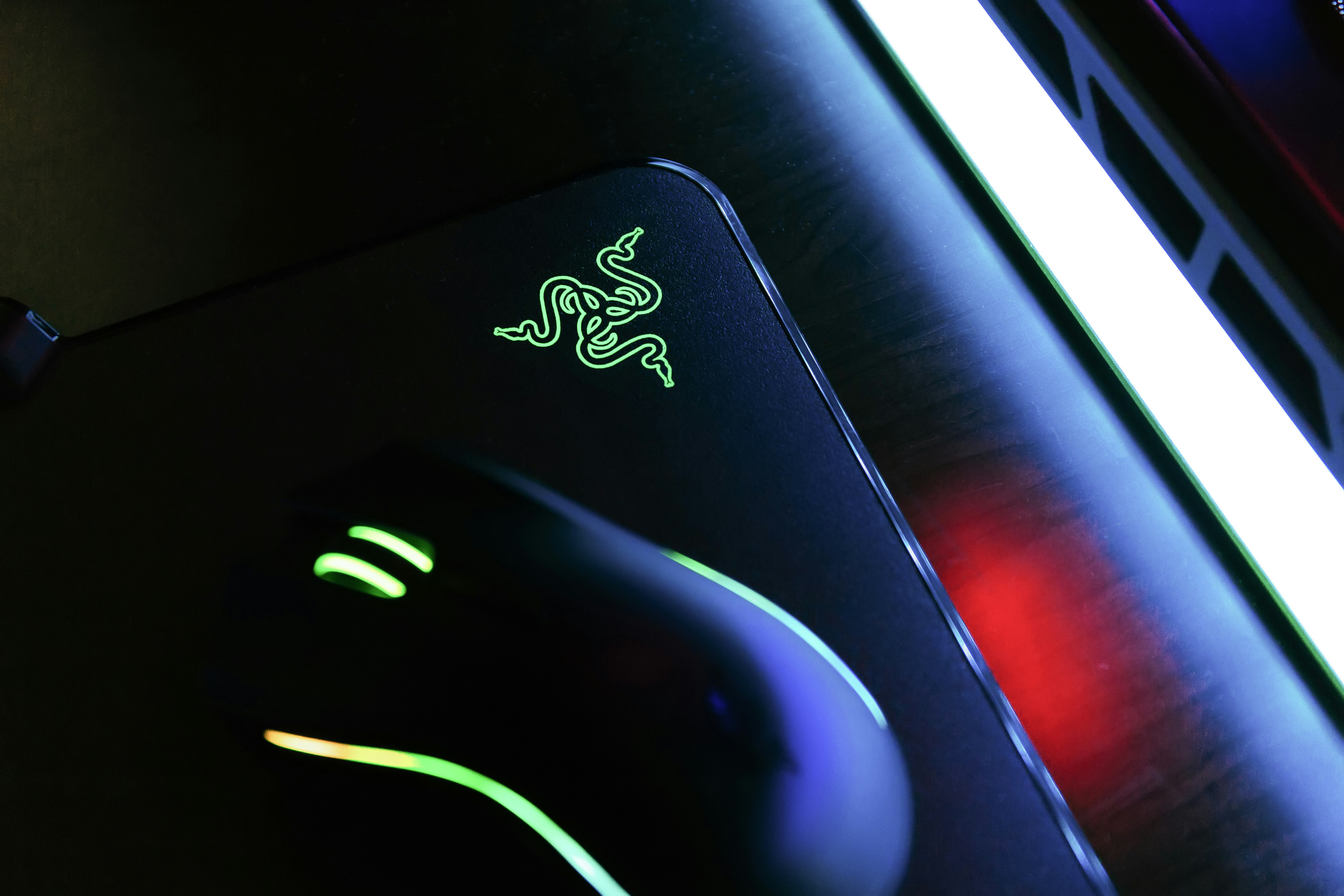 black mouse on black Razer mousepad